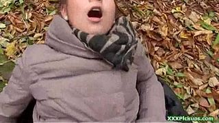 Одногруппник в парке вдул худой студентке на скамейке и просто на земле